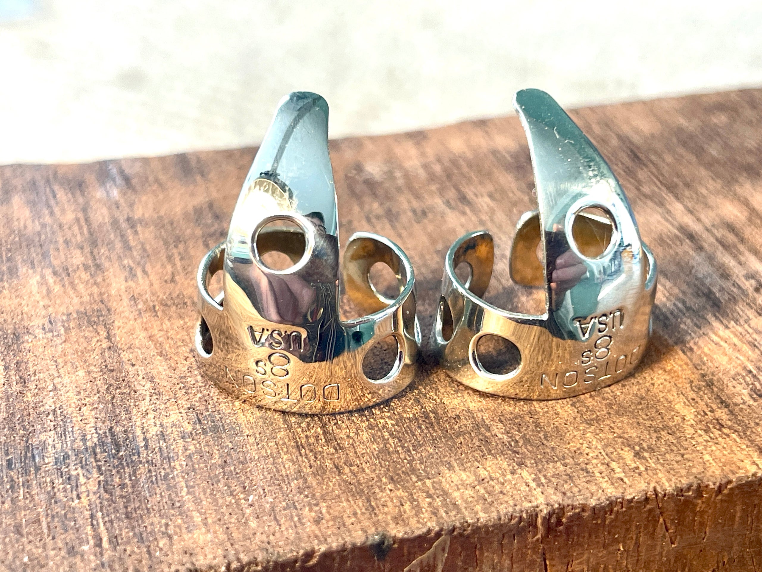 Dotson 8s Missing Link contoured blade Finger Picks